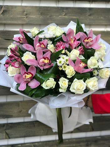 Букет цветов из: Розы и Хризантемы в Заолешенке