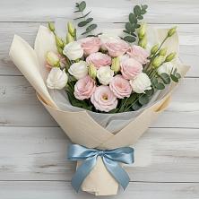 Букет цветов из:  Лизиантусы в Заолешенке