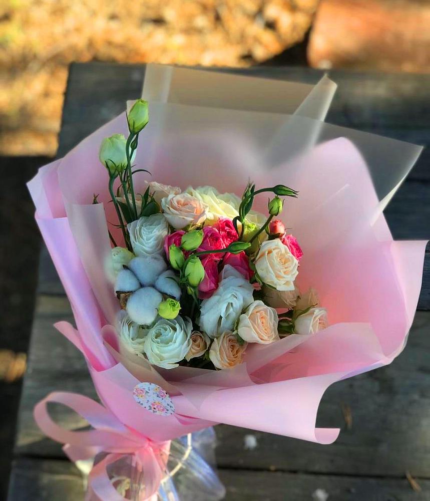 Букет цветов из: Розы и Лизиантусы в Заолешенке