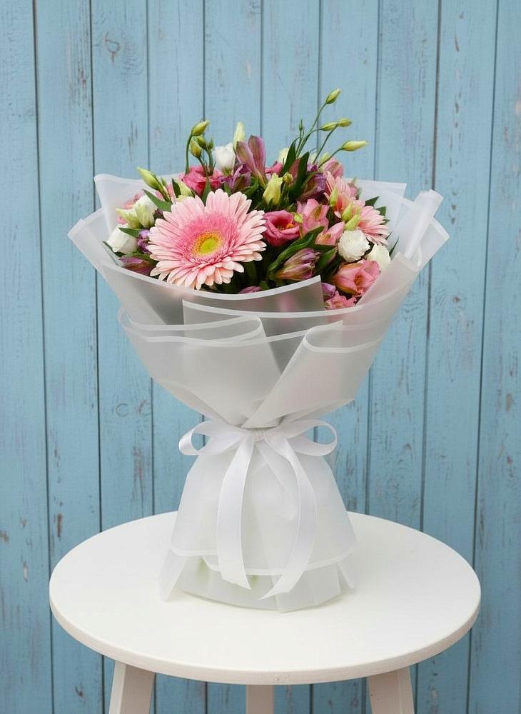 Букет цветов из: Герберы, Альстромерии и Лизиантусы в Заолешенке