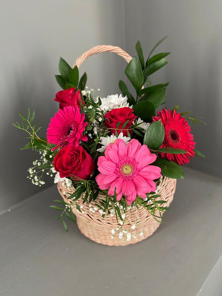 Цветочная композиция из Розы, Хризантемы и Герберы в корзине в Заолешенке