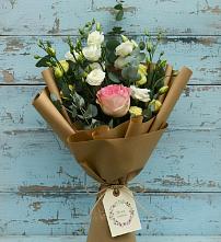 Букет цветов из:  Розы и Лизиантусы в Заолешенке