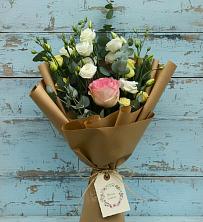 Букет цветов из:  Розы и Лизиантусы в Заолешенке