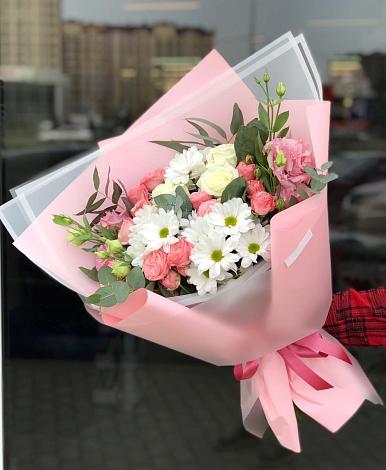 Букет цветов из: Розы, Лизиантусы и Хризантемы в Заолешенке